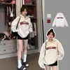 Sudadera con capucha de manga larga con estampado de letras estilo americano juvenil y moderno, otoño 2026, para mujer, corte holgado, chaqueta de otoño de moda