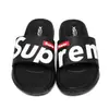 Venta especial de liquidación en pantuflas para hombre, disponibles en varios tamaños y estilos, incluyendo chanclas y sandalias de dedo, adecuadas para puestos y mercados nocturnos
