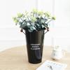Cubo de flores de hierro con mango de madera negro cubo de flores cubo de flores florería cubo de flores hogar cubo de flores para criar agua cubo de flores de hierro para piso