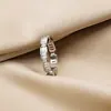 Anillo popular de circonita para mujer Nuevo popular en línea rojo abierto ajustable anillo de dedo para dieta diseño de nicho moda de lujo ligero dedo