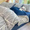 Juego de Cuatro Piezas de Terciopelo de Leche Sábana de Coral Engrosada Funda Nórdica Juego de Tres Piezas de Ropa de Cama Nantong Funda Nórdica de Felpa de Invierno
