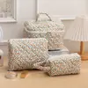 Bolsa de Maquiagem Portátil de Grande Capacidade Pequena Floral Armazenamento Portátil Acolchoada de Algodão Linda Flor Ins Nova Bolsa de Armazenamento