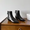 Botines cortos de cuero con punta fina, nuevo estilo francés de otoño e invierno, cómodos para los pies, tacón de grosor medio, cremallera trasera, botas Martin, botines, botines cortos