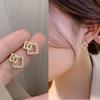 Suministro para puesto de mercado nocturno pendientes de pin de plata 925 perla estilo ins moda pendientes Joker pendientes de temperamento simple al por mayor