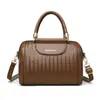 Bolsa Feminina de Palha, Grande Capacidade, Bolsa de Mão Fashion e Versátil, Bolsa Transversal de Ombro, Estilo Levemente Luxuoso, Bolsa Saco Feminina