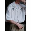 Verão 2025 Nova Camisa de Manga Curta Solta Estilo Japonês Retro Camisa Branca Jaqueta Estilo Coreano Masculina Moda Estilo Hong Kong