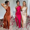 Vestido de Satén con Abertura de Hombro Inclinado Ajustado Sexy de Nuevo Diseño de Verano Europeo y Americano de Amazon para Mujer
