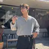 Camiseta Casual Minimalista ASCLO&QIAO com Gola Henley de Manga Longa para Homens, Caimento Solto, Top Versátil de Algodão Canelado