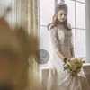 Vestido Blanco de Satín con un Toque Súper de Hada, Incrustaciones de Encaje, Elegante Vestido de Dama de Honor, Vestido de Noche Vintage y Elegante