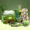 Conjunto de Presente Prático e Luxuoso para o Dia do Enfermeiro, Adequado para Salão de Beleza e Equipe Hospitalar, Inclui um Pente de Sândalo Promotor da Saúde em uma Caixa de Presente