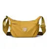 Bolsa de ombro e transversal moderna, compacta, com múltiplos compartimentos, leve para mulheres, bolsa simples casual tipo bolinho para o dia a dia, bolsa pequena versátil de nylon