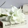 Flores Artificiales Transfronterizas Al Por Mayor PU Mini Lirios de Cala Ramo de Boda Sostenido a Mano Flores Falsas Boda Decoración del Hogar Flores Artificiales