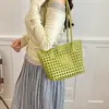 Elegante bolso de axila tejido calado modelo nuevo 2026, bolso tote de un solo hombro madre-hija, bolso coreano de nicho para mujer para vacaciones
