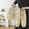 Chaleco Camisa Traje de Primavera 2025 Nuevo Conjunto Casual Coreano para Niños Bebé de Tres Piezas Fuente de Fábrica Venta al por Mayor