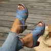 Sapatos femininos transfronteiriços europeus e americanos confortáveis de comércio exterior com fivela, sola macia, verão, tamanho grande, versátil, salto grosso, atacado tamanho grande