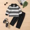 Novo Conjunto de Roupas Infantis Outono 2026 para Meninos: Conjunto de Duas Peças para Crianças Pequenas: Blusa Listrada com Gola Reversível Bordada de Urso e Calça Longa