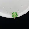 Broche Personalidade Trevo da Sorte de Quatro Folhas Desenho Animado Fofo Pinos de Casal Ins Broche Criativo Unissex Acessórios para Roupas