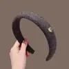 Diadema de Punto Coreana Retro con Corazón Gris y Etiqueta Dorada, de Alta Gama y Elegante, Pinza para el Pelo de Diadema Versátil para Salir