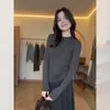 Linda camisa base de tricô azul de manga comprida estilo coreano para mulheres, perfeita para outono e inverno, top suéter único e super estiloso para figuras petites