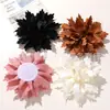 Exquisite Tecido de Cetim de Alta Qualidade Estilo Francês Camélia DIY Roupa Acessório de Cabelo Grampo de Cabelo Broche Acessórios Materiais