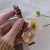 Reloj Pequeño de Azúcar para Mujer Estilo Ins Estilo Coreano Reloj Sencillo para Estudiante de Mujer Esfera Pequeña Elegante Retro Reloj de Cuarzo