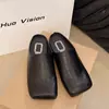 Mules retro estilo coreano de bico fechado e sola macia, novo modelo 2026, sapatos baixos slip-on sem calcanhar e bico quadrado