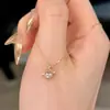 Popular Collar de Corazón Perforado de Xiaohongshu para Mujer, Dulce, Ligero, Lujoso y de Gama Alta, Cadena para Clavícula de Acero Inoxidable con Circonita Rosa