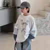 Camiseta de Manga Longa para Meninos, Novo Estilo Primavera e Outono 2026, Camiseta Básica Cool e Estilosa para Crianças Maiores, Camiseta Moletom de Primavera para Meninos