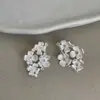 Novos Brincos de Flor Chineses de Luxo Leve para Mulheres, Estilo Elegante e Cool, Micro-Pavimentados e Acabamento Escovado, Brinco Elegante de Nicho