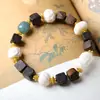 Pulsera de Cuentas Cubicas de Madera de Agarwood Dara Gan Nuevo Estilo Chino Pulsera de Madera Punto Turístico Transmisión en Vivo Venta al por Mayor