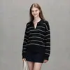 Suéter de tricô listrado, macio e confortável, estilo retrô, corte relaxado, gola polo, perfeito para o início do outono, suéter de gola V solto e versátil com listras