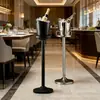 Balde de Champagne de Aço Inoxidável Estilo Europeu com Suporte de Luxo Modelo para Sala de Exposição Joalheria Bar Doméstico KTV Vinho Balde Vertical de Gelo