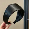 Nueva diadema de ala ancha 2026 para mujer, diseñada para levantar la línea del cabello y mantener el cabello en su lugar mientras te lavas la cara, con un estilo retro adecuado para otoño e invierno, y ofreciendo un aspecto sofisticado