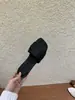 Primeiro Encontro com os Novos Sandálias Planas Slip-On Macias de Solado Flexível Estilo Francês Versáteis para Verão 2026