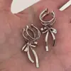 Arete de Clip para Oreja con Lazo de Ballet de Cinta de Aleación para Mujeres Sin Perforaciones Diseño Único de Nicho Accesorios Geniales para Orejas
