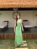 Vestido de lunares estilo francés con cuello halter para mujer, Vestido verde elegante de verano, Vestido bodycon que ciñe la cintura, Vestido largo de vacaciones