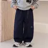 Calça cargo larga de algodão puro para meninos, estilo montanha, com bolsos grandes, bordada, casual, longa, nova para o outono, moderna