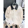Jaqueta outono novo estilo personalizada de luxo leve, cores da moda em blocos, gola quadrada para homens, casaco casual versátil simples de nicho
