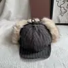 Chapéu de Veludo Cotelê Listrado Estilo Coreano com Abas para Orelhas para Mulheres, Outono e Inverno, Estilo Retro Quente, Versátil para Sair, Melhora o Visual