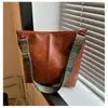Bolsa Saco Grande Capacidade Estilo Nova Moda Europeu e Americano, Bolsa de Ombro Fashion Pu Cor Sólida para Mulheres, Em Estoque