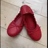 Versão em Pele de Ovelha~2026 Novo Estilo Retro Plissado Confortável Bico Redondo Sapatilhas Sapatos Individuais Sapatos de Balanço