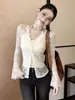 Camisa Romántica Negra de Encaje Estilo Francés para Mujer, Nueva Camiseta Versátil de Manga Larga para Verano con Elegante Cuello en V, Cuello Halter y Mangas de Campana
