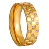 Anel de Diamante de Precisão com Grelhas Quadradas Largas Fashionável Banhado a Aço Titânio Ouro 24K Estilo Ins Anel Popular Retro de Alta Qualidade para Mulheres