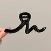 Elegante pinza de garra floral para peinado semi-recogido, nuevo modelo 2026 para mujer, pinza de tiburón de tamaño mediano para la parte trasera de la cabeza, accesorio para el cabello