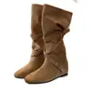 Nuevas botas de jinete elásticas, estilo cinturón retro, botas de vaquero con hebilla de otoño, gamuza western, diseño fruncido, estilo adelgazante 2026 para mujer
