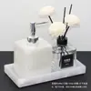 Kit de artículos de tocador de baño europeo para hotel Baño de habitación modelo Adornos de baño Botella de desinfectante de manos Botella de loción Juego de bandeja