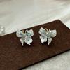 Brincos Borboleta Gradiente Estilo Coreano Cristal de Imitação Femininos Nicho Alto Padrão Versátil Distintivo Doce Moda Joia de Orelha