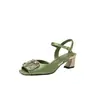 Sandalias Cuadradas Retro Abiertas de Moda para Mujer Verano Gruesas 2024 Nuevas con Hebilla Cuadrada de Pedrería Tacones Altos en color albaricoque