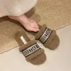 Pantuflas peludas para mujer para usar en exteriores, moda otoño e invierno 2026, versátiles estilo hada suela suave para casa algodón con estampado de letras