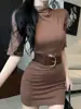 Vestido Negro de Media Cuello Alto con Mangas Medias para Mujer en Otoño, Falda que Realza la Cintura, Estilo Hermana Real Ajustado que Moldea las Caderas Falda Corta